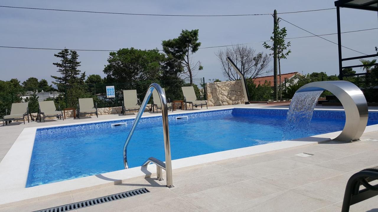 Premium Appartments Suha Punta Kampor Extérieur photo