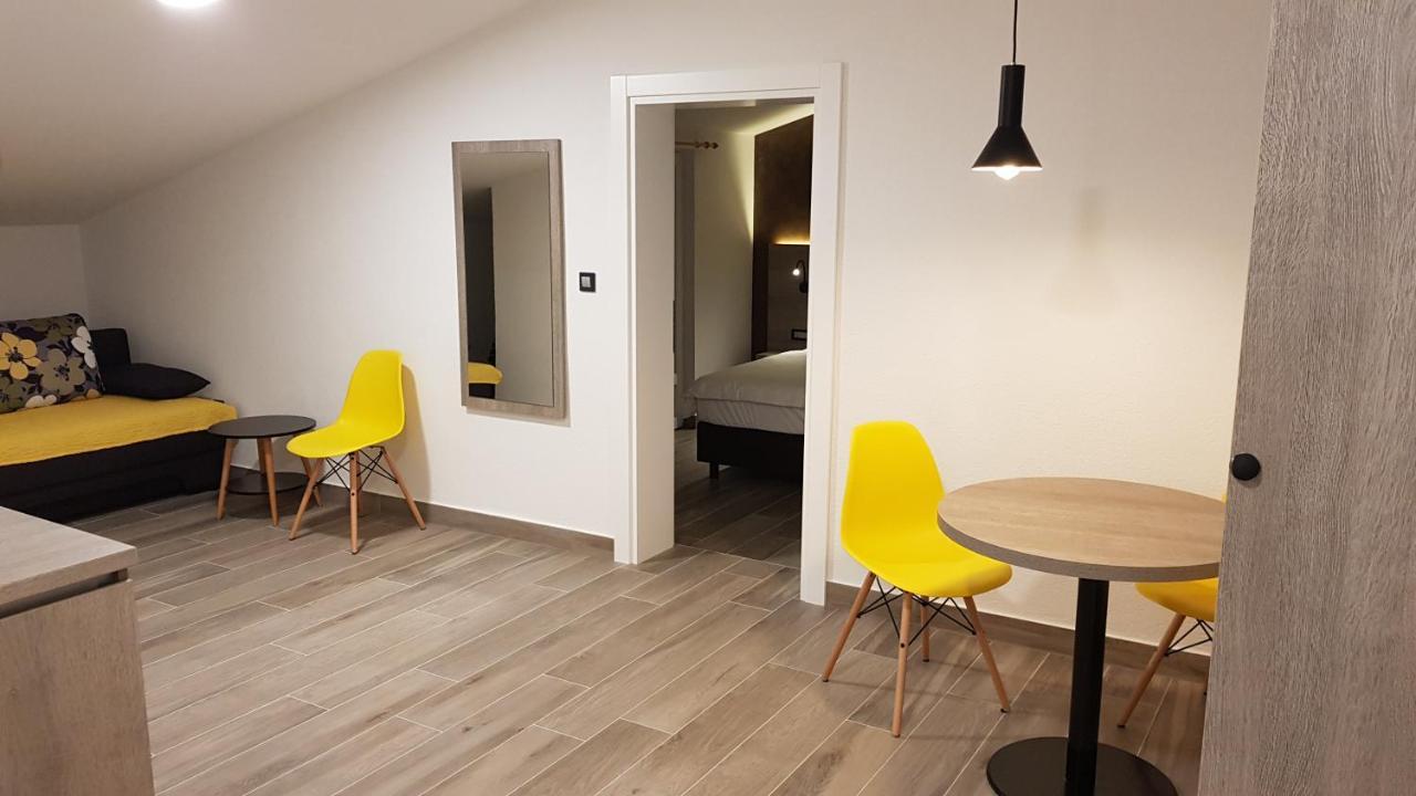 Premium Appartments Suha Punta Kampor Extérieur photo