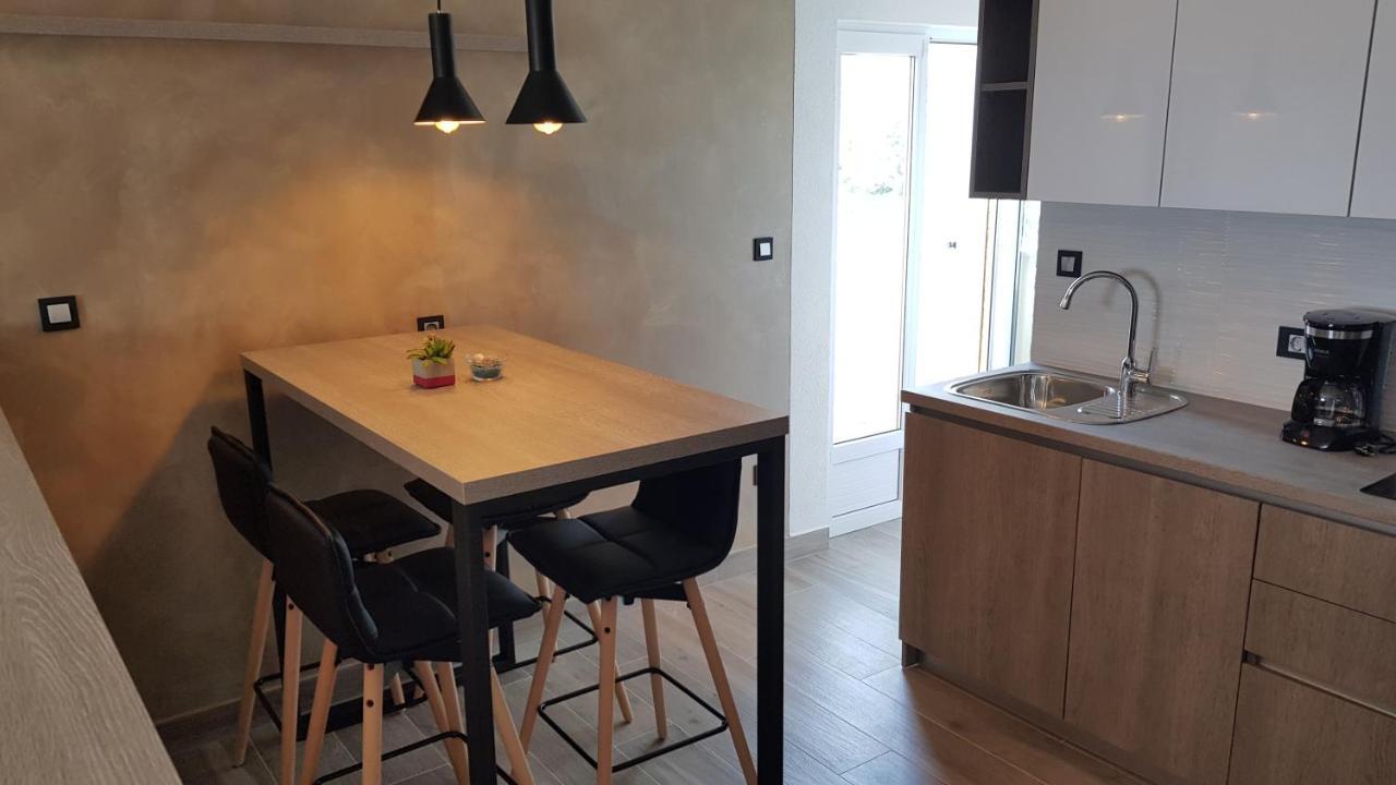 Premium Appartments Suha Punta Kampor Extérieur photo